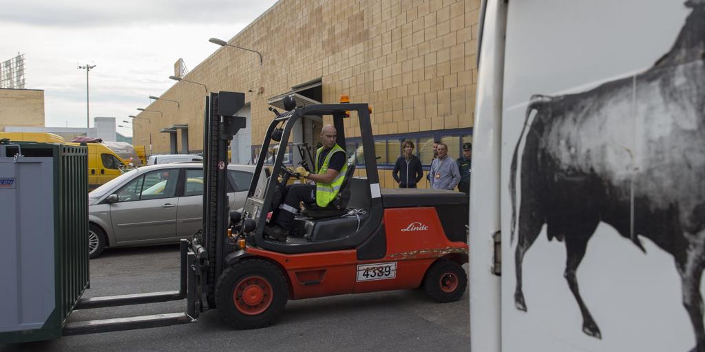 Muere un trabajador de 62 años en Cáceres tras caerle encima la carga de una carretilla elevadora