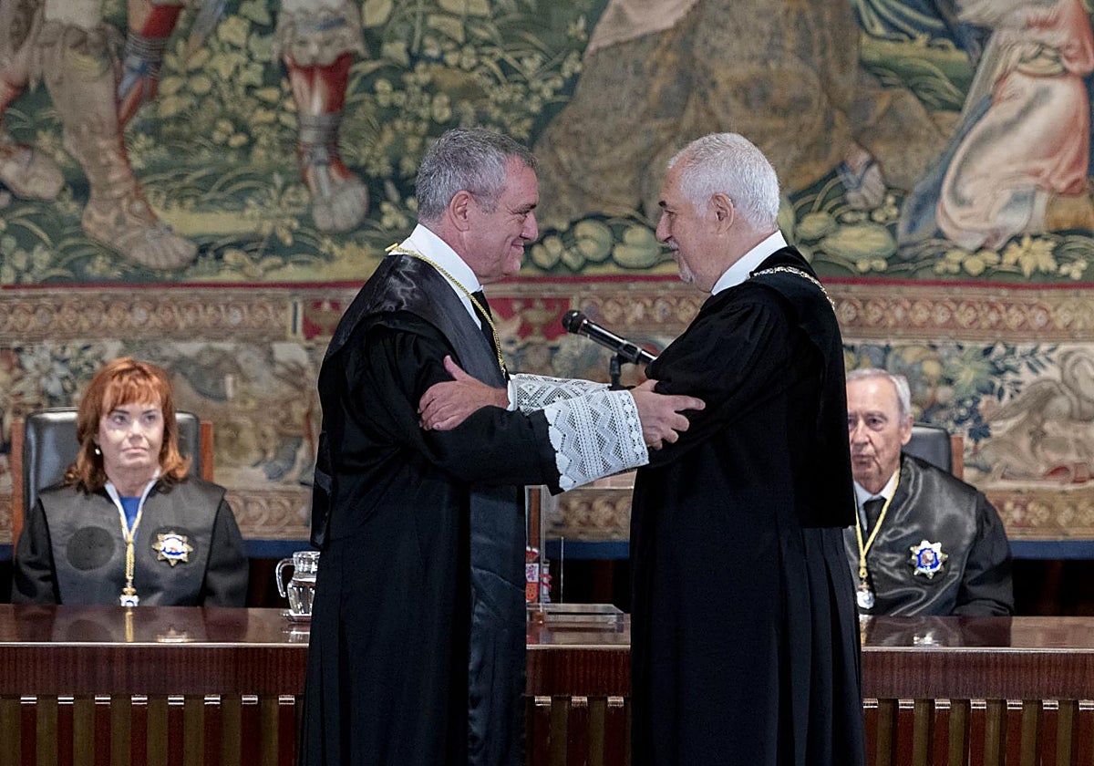 Macías, con Conde-Pumpido, el pasado septiembre