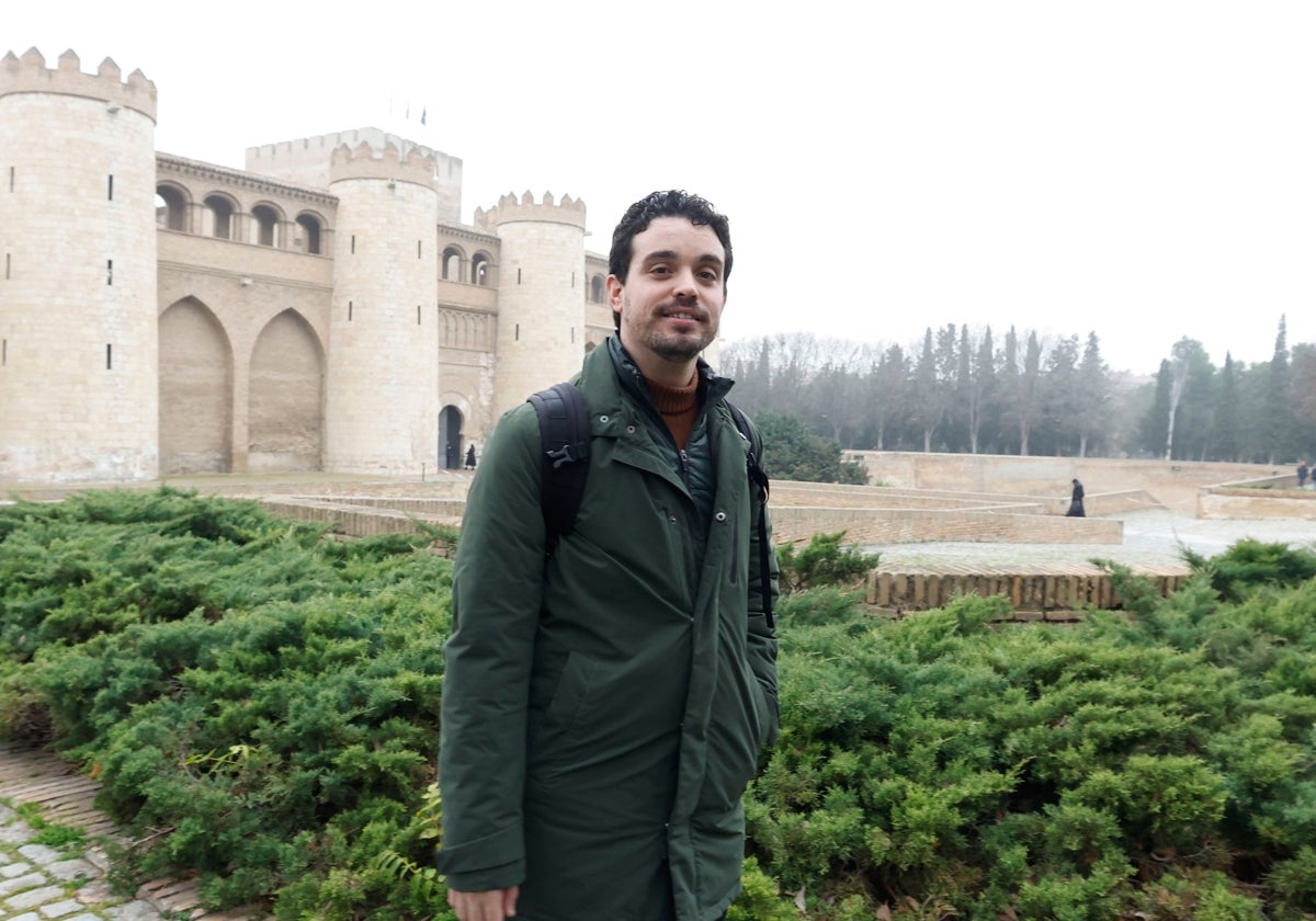 Darío Villagrasa, frente al Palacio de la Alfajería, el pasado diciembre