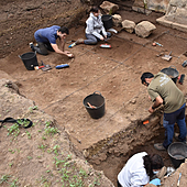 Excavaciones en un antiguo convento de Tenerife saca a la luz ocho cuerpos y objetos del siglo XVII