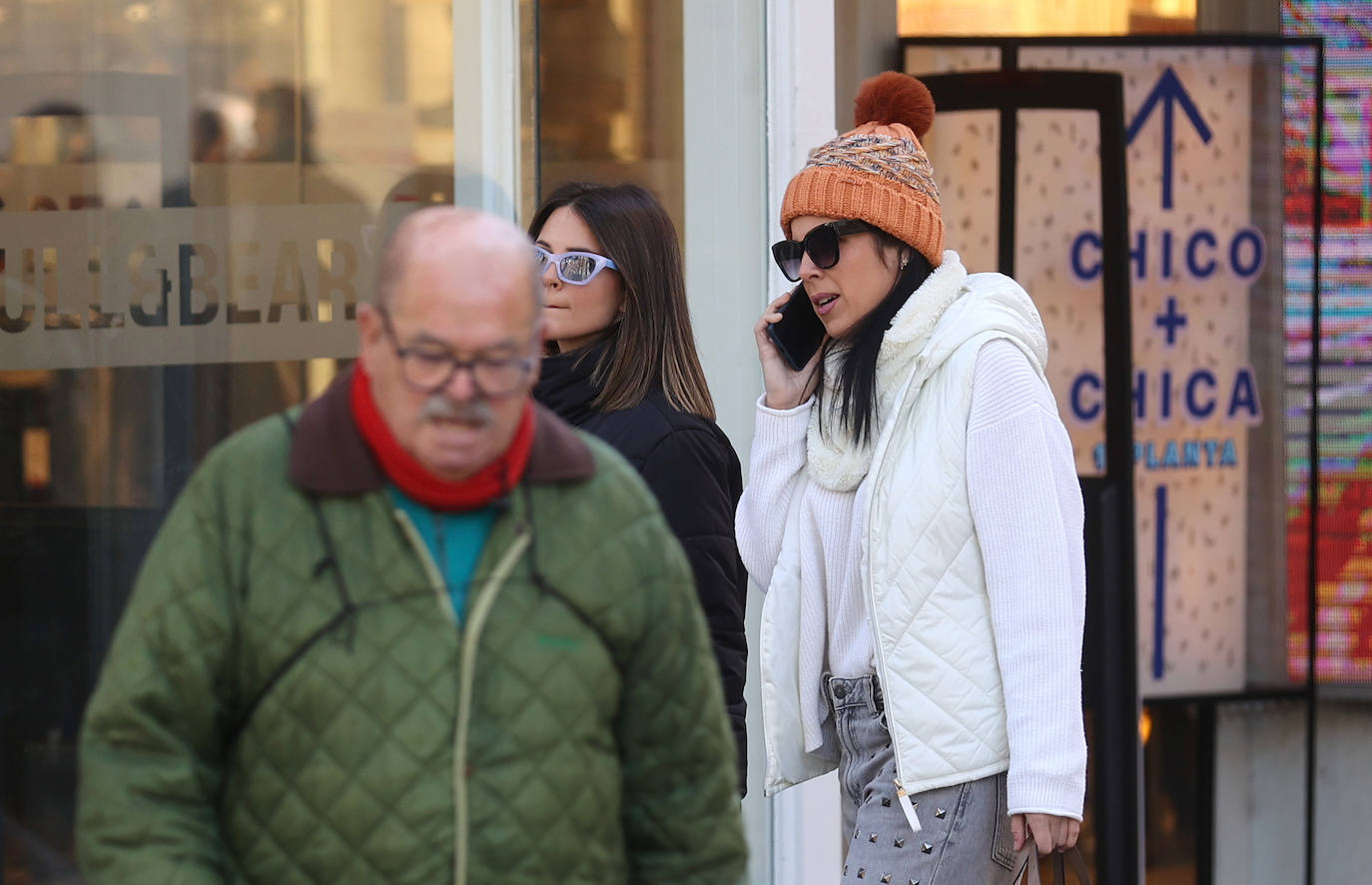 El frío extremo se cuela en las calles de Córdoba, en imágenes