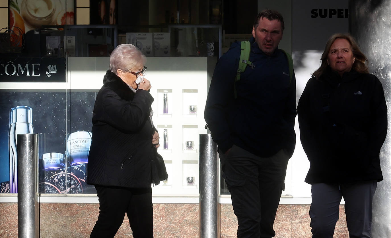 El frío extremo se cuela en las calles de Córdoba, en imágenes