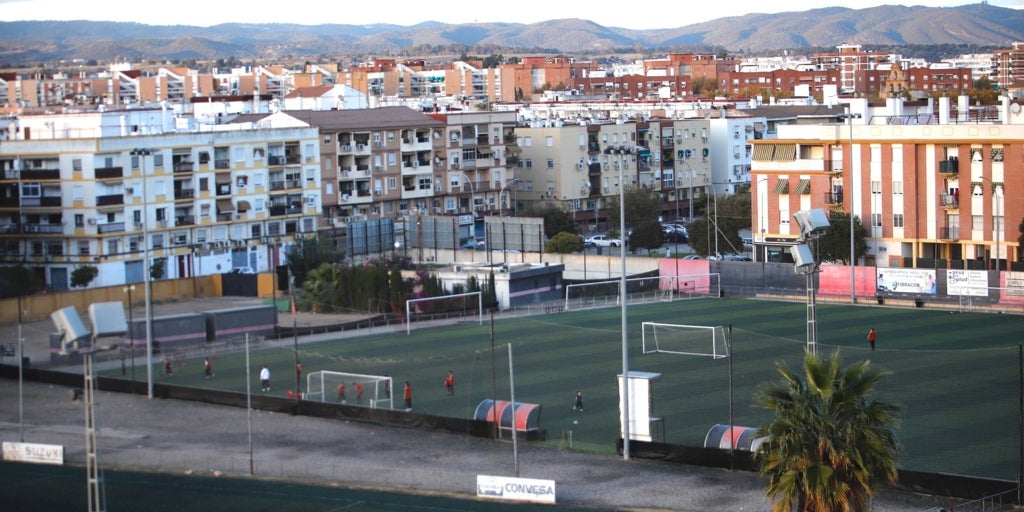 El Ayuntamiento de Córdoba inicia el proceso para regularizar la gestión de los campos de fútbol