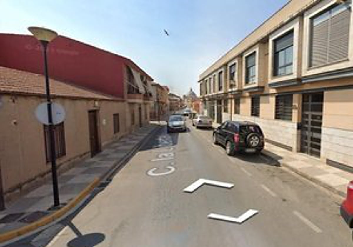 Un hombre se suicida clavándose en el pecho un cuchillo tras amenazar con él a su pareja y sus hijos en Miguelturra