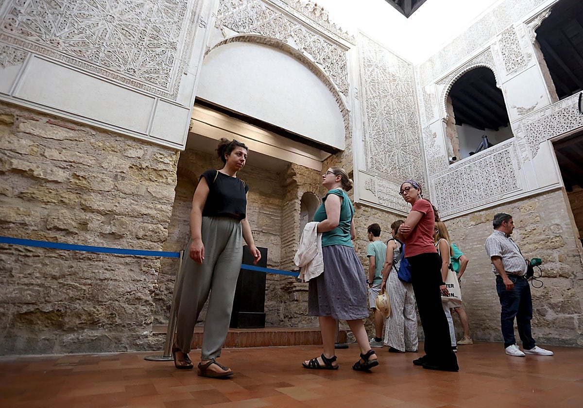 Visitantes en la Sinagoga de Córdoba
