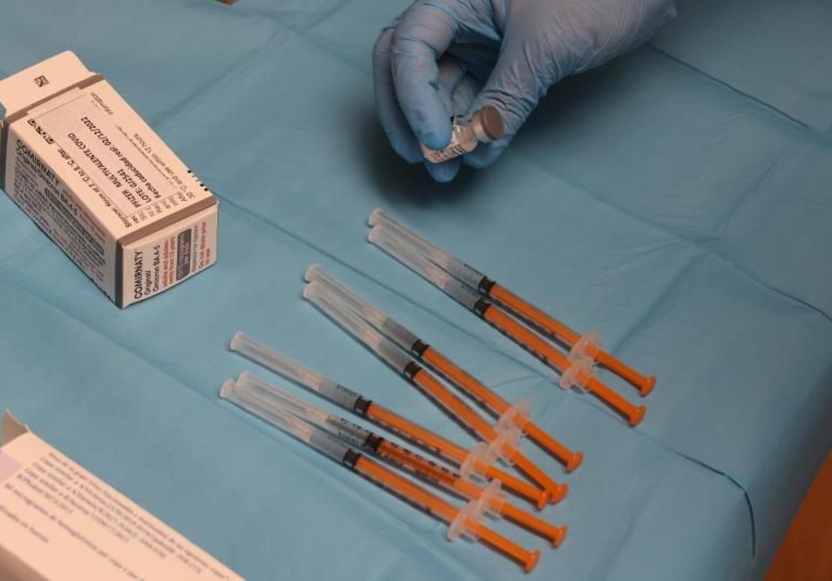 Dosis de vacunas contra la gripe.