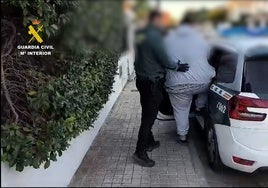 Descubiertos otra vez por la Guardia Civil tras seguir cultivando marihuana en su chalet de Valencia