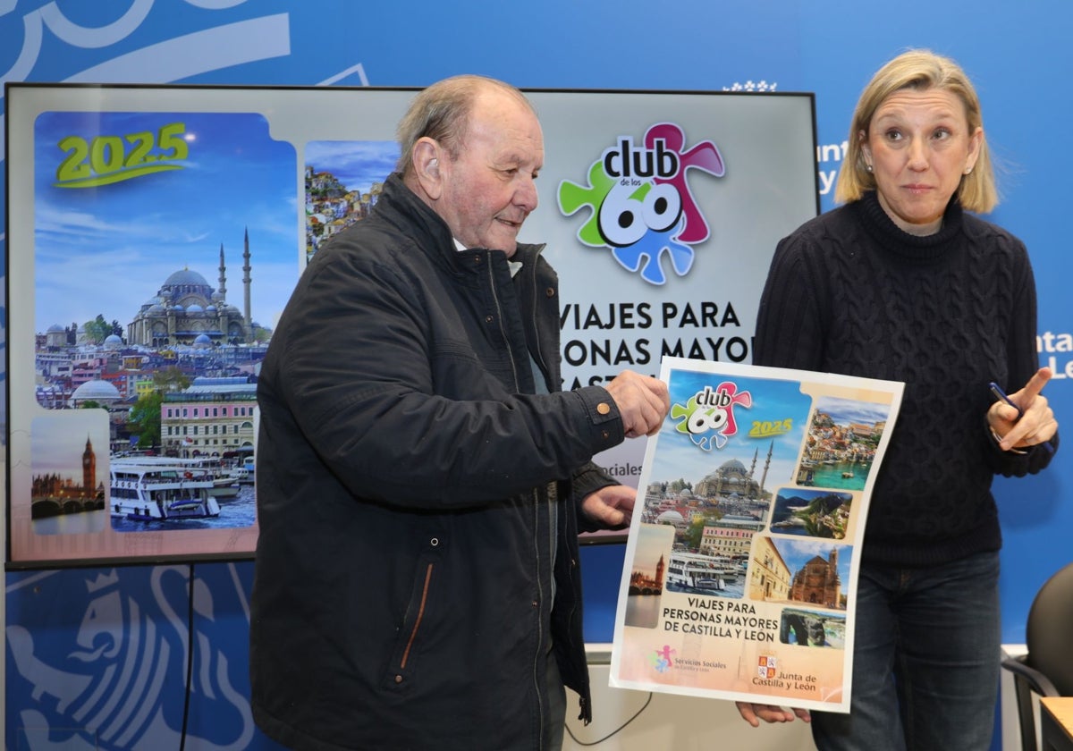 La vicepresidenta de la Junta, Isabel Blanco, junto al presidente de la Red de Federaciones de Jubilados y Pensionistas de Castilla y León, Enrique Rodríguez, presenta la oferta de viajes del 'Club de los 60' para 2025