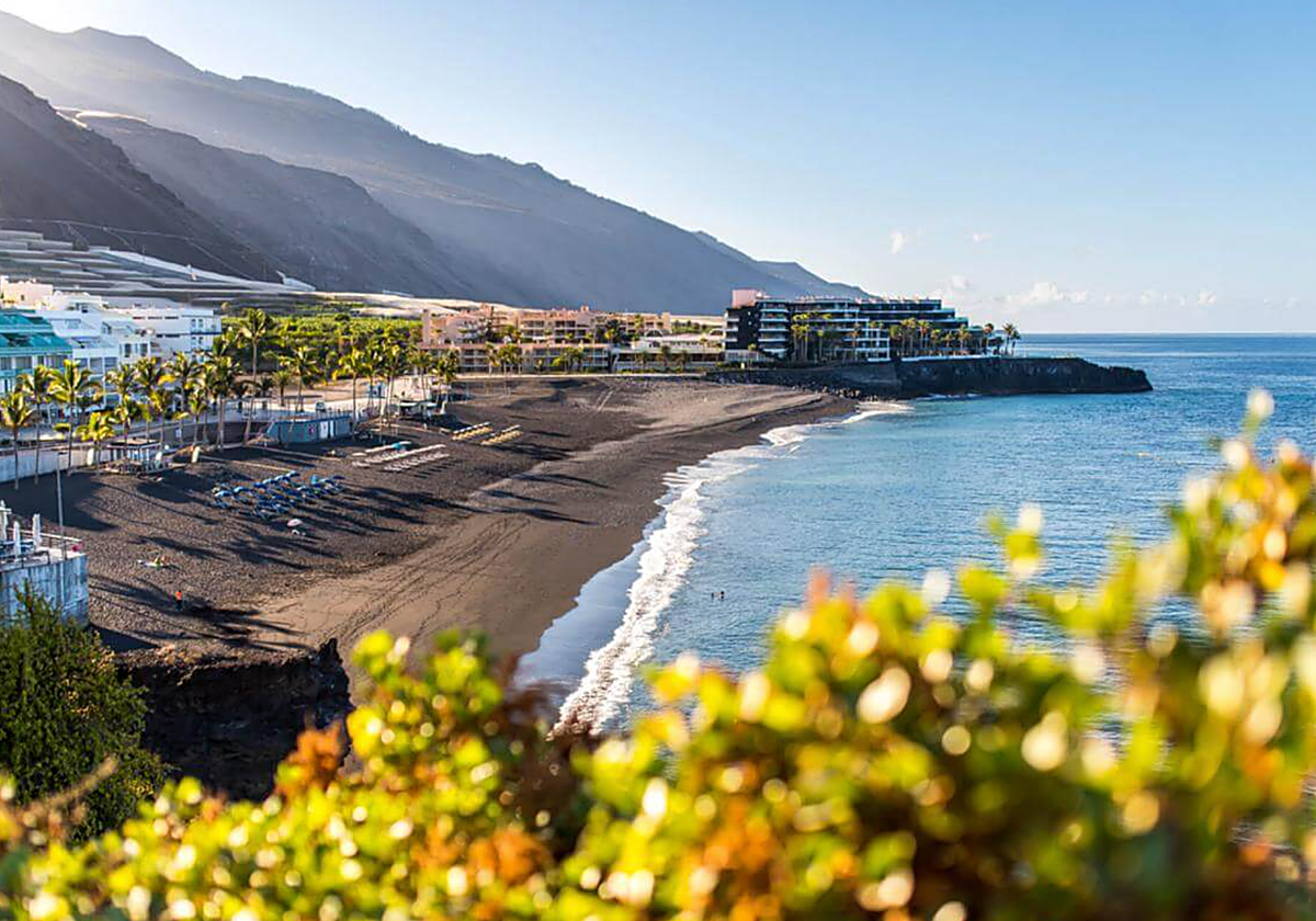 Playa de Puerto Naos en foto de archivo