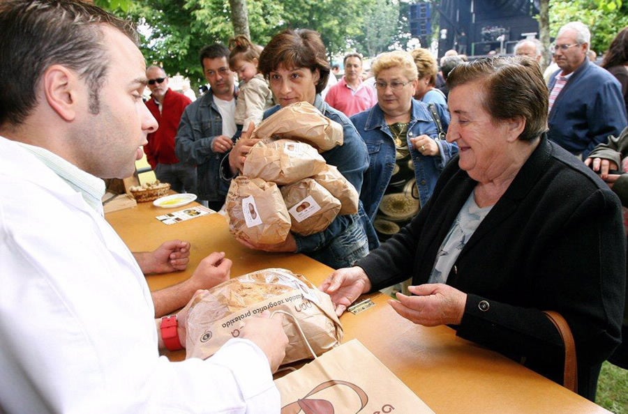 Fiesta de exaltación del pan de Cea