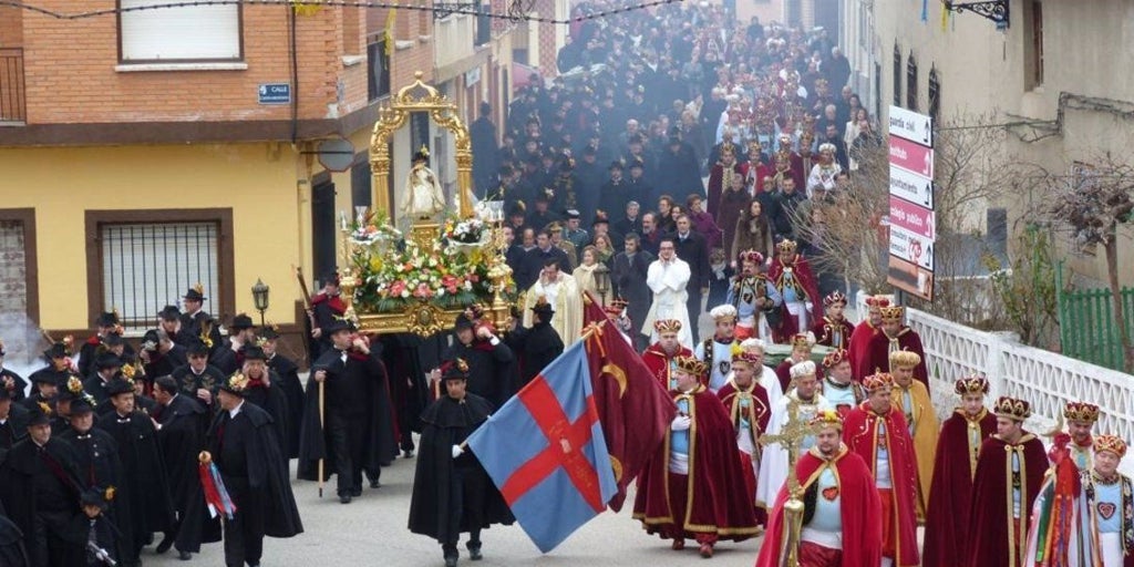 Mujeres de Valera hacen campaña para desfilar «igual que los hombres» en su fiesta de Moros y Cristianos