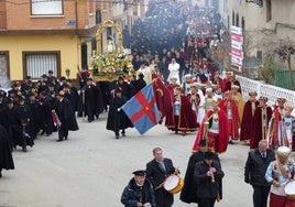 Mujeres hacen campaña para desfilar «igual que los hombres» en su fiesta de Moros y Cristianos de Valera de Abajo