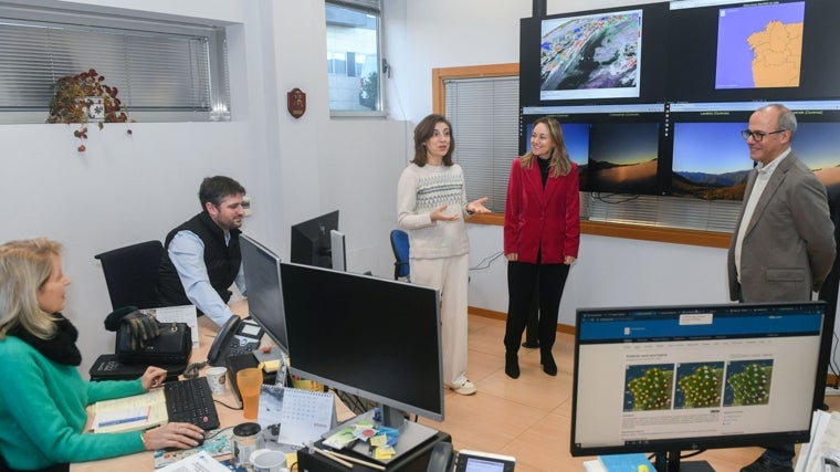 La conselleira Ángeles Vázquez ha visitado este jueves las instalaciones de Meteogalicia