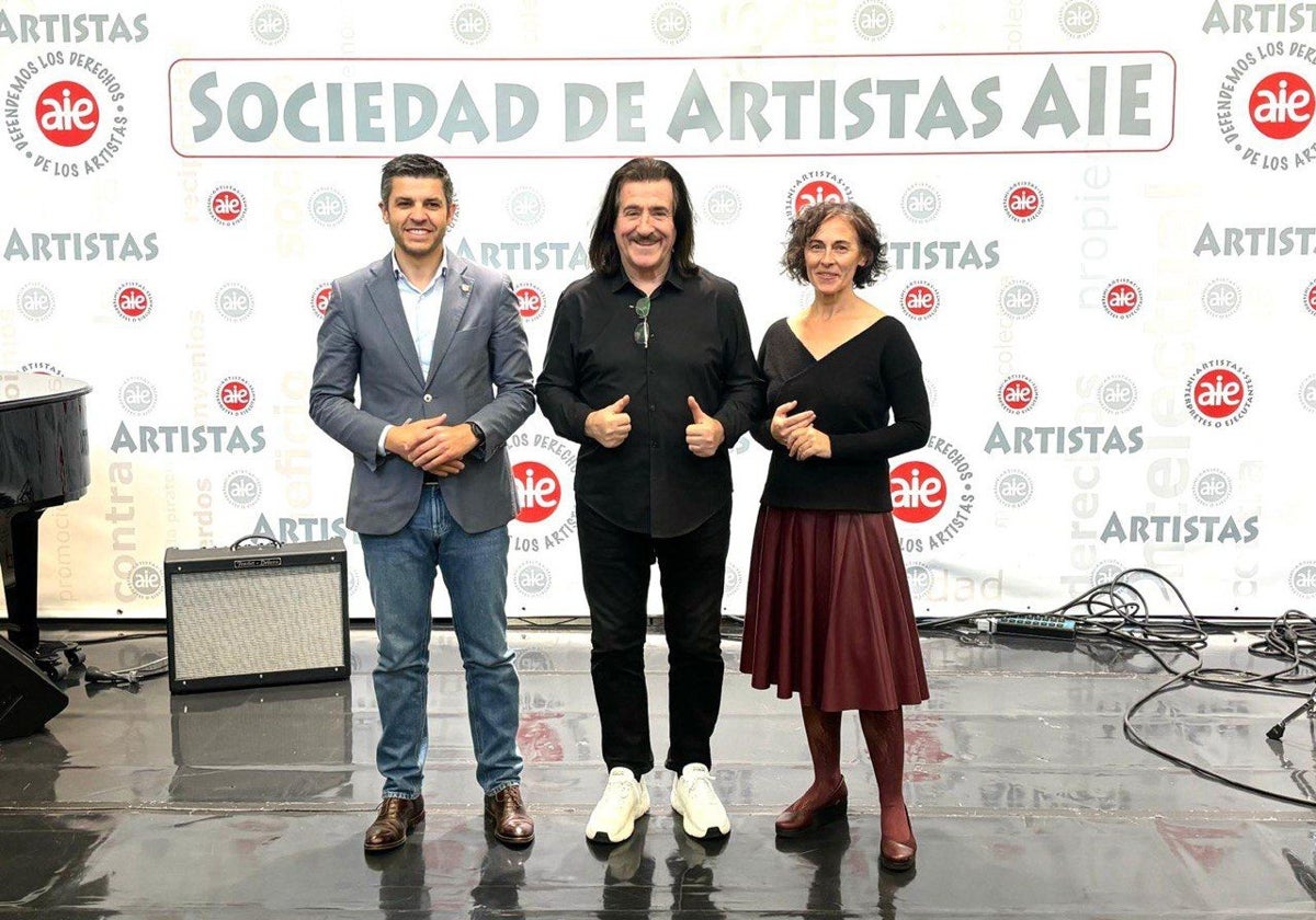 La candidatura está liderada por Luis Cobos (en el centro), una referencia de la música a nivel mundial