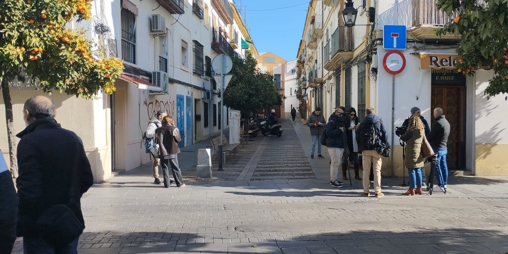 El dueño de la taberna investigada por la intoxicación alimentaria en Córdoba alega que se consumieron productos traídos de fuera