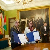 Marifrán Carazo y María del Carmen Castillo muestran en Granada el documento de colaboración