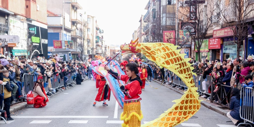 Madrid venderá a los turistas su Semana Santa y el barrio chino de Usera