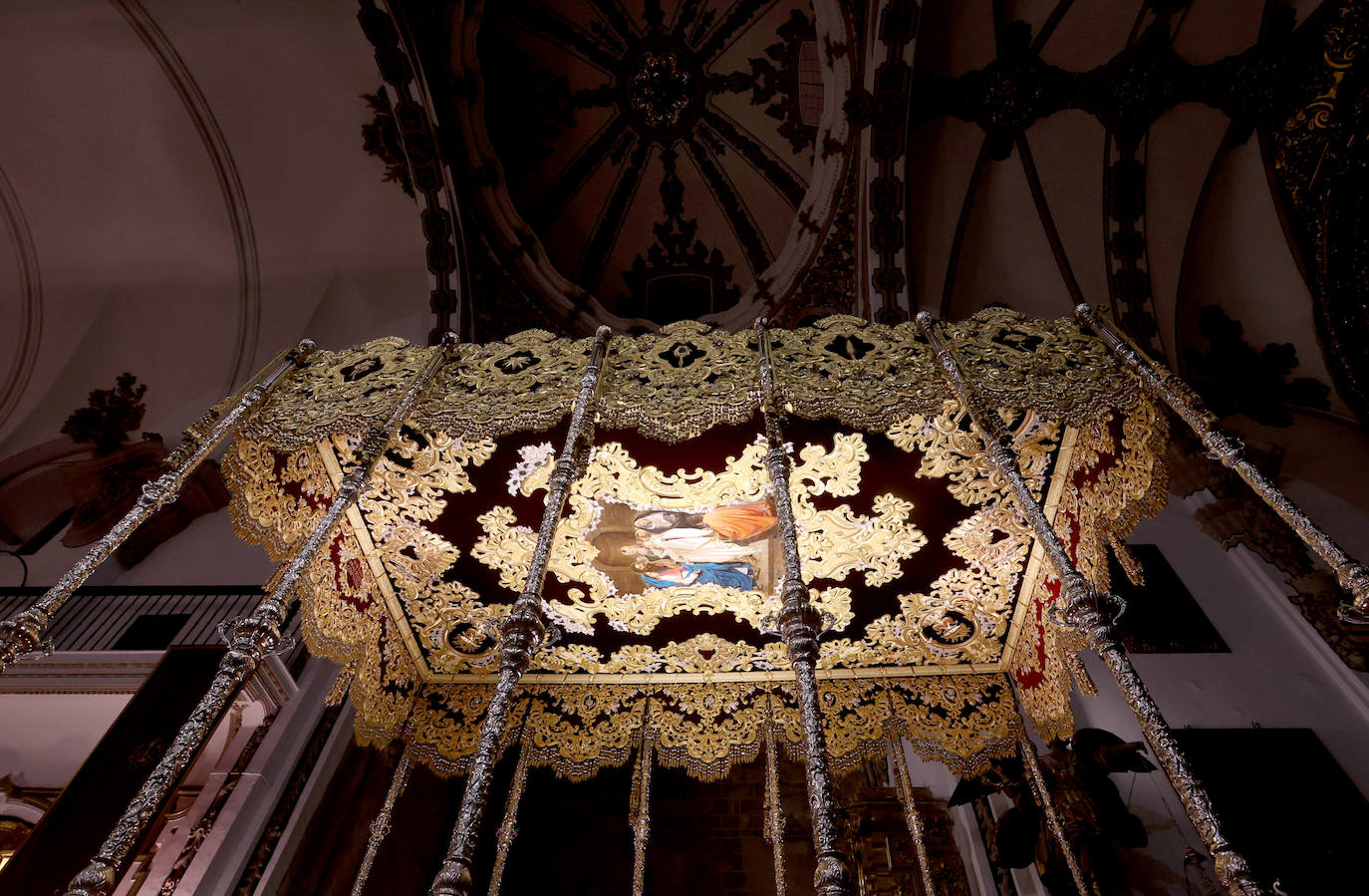 La presentación de las bambalinas interiores del palio de la Candelaria de Córdoba, en imágenes