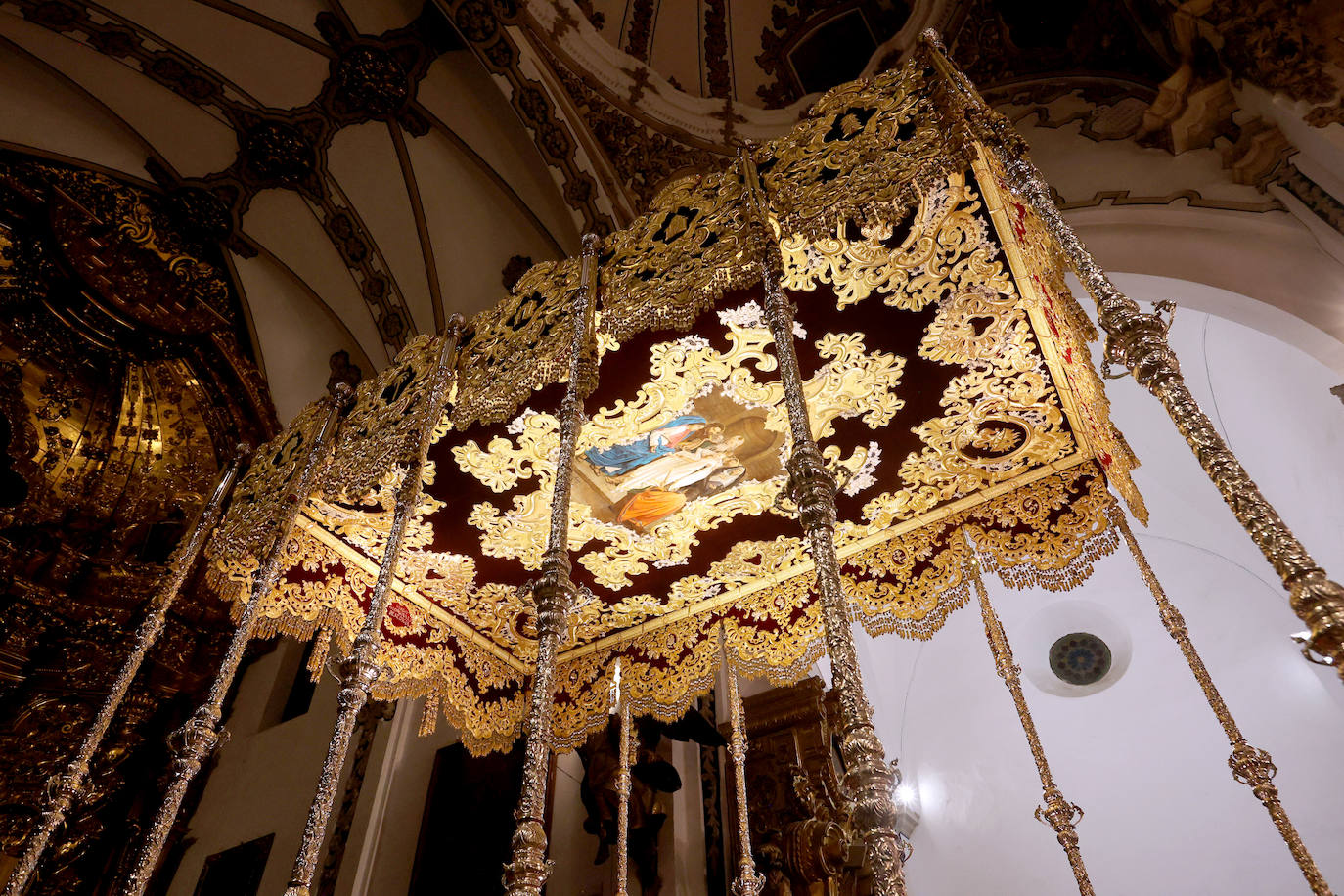 La presentación de las bambalinas interiores del palio de la Candelaria de Córdoba, en imágenes