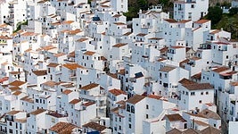 El pueblo blanco que la ONU encontró en la sierra de Málaga