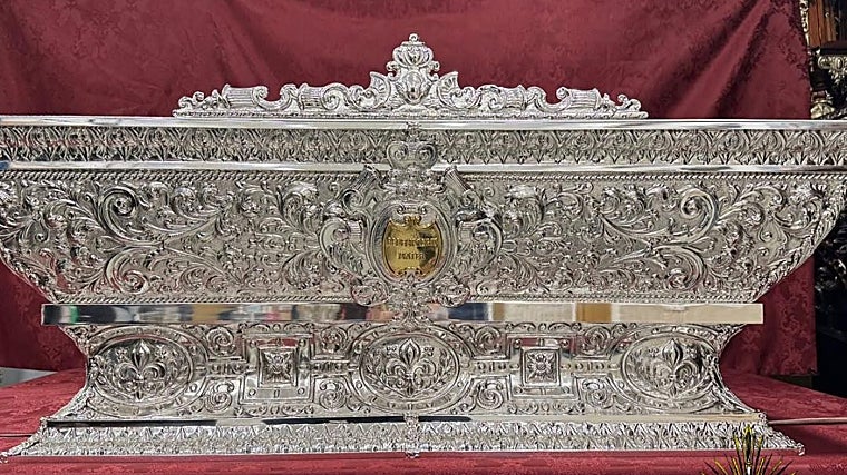 Nueva peana procesional de la Virgen de la Salud, de la Agonía