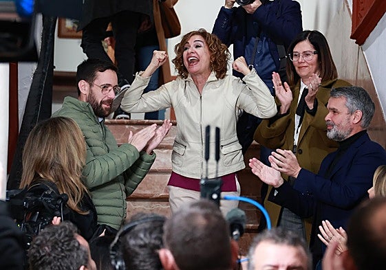 María Jesús Montero tras la rueda de prensa en la sede del PSOE andaluz