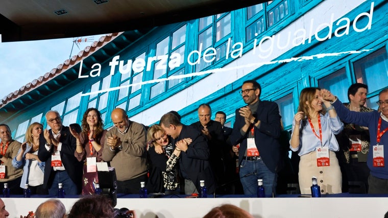 La nueva ejecutiva de Page, donde siguen Gutiérrez y Maestre