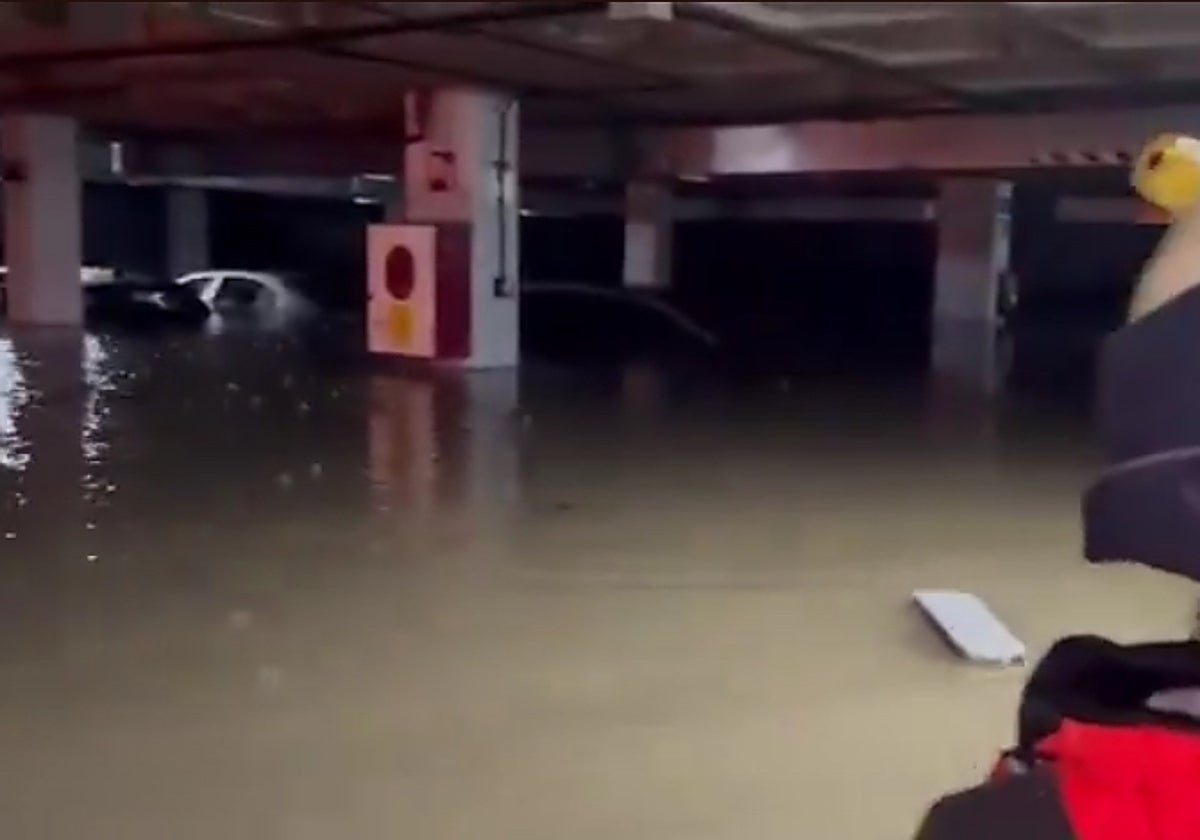 Imagen de una de las plantas inundadas del aparcamiento