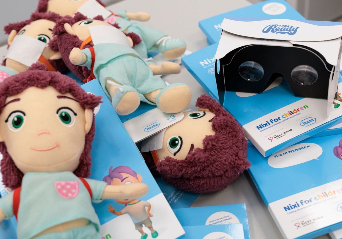 Gafas de realidad virtual y un muñeco interactivo en el Clínico de Valladolid para reducir el miedo y la ansiedad de los niños con cáncer