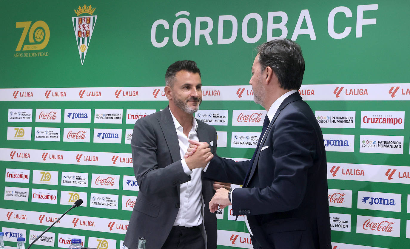 El acuerdo de renovación de Iván Ania con el Córdoba CF, en imágenes