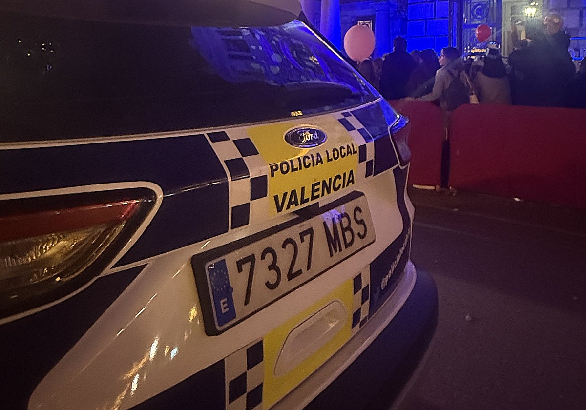 Un coche patrulla de la Policía Local de Valencia, en una imagen difundida en sus redes sociales