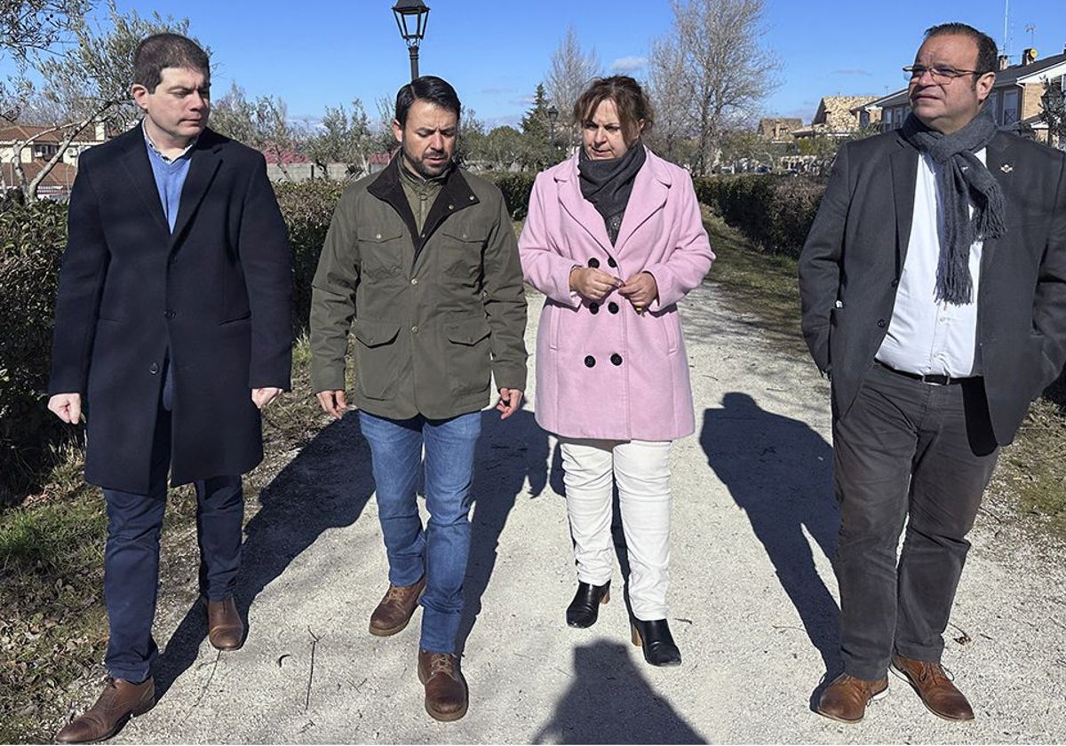 La alcaldesa de Torrejón del Rey, Belén Manzano, con el portavoz de Vox en las Cortes de Castilla-La Mancha, Iván Sánchez