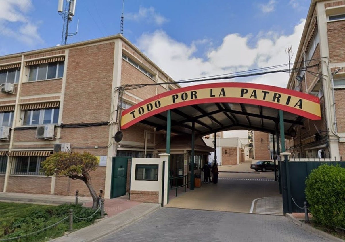 Entrada al cuartel de la Guardia Civil de Toledo