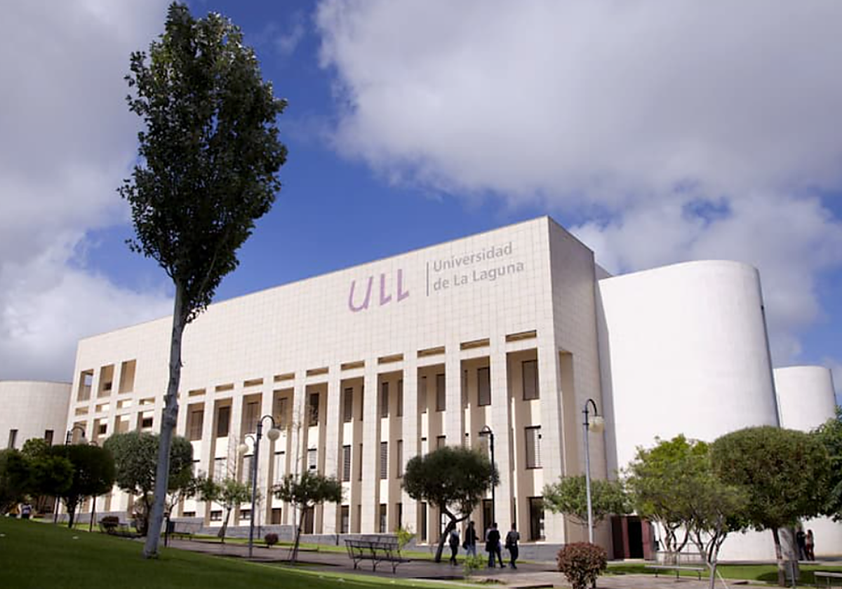 Fachada de uno de los edificios de la Universidad de La Laguna