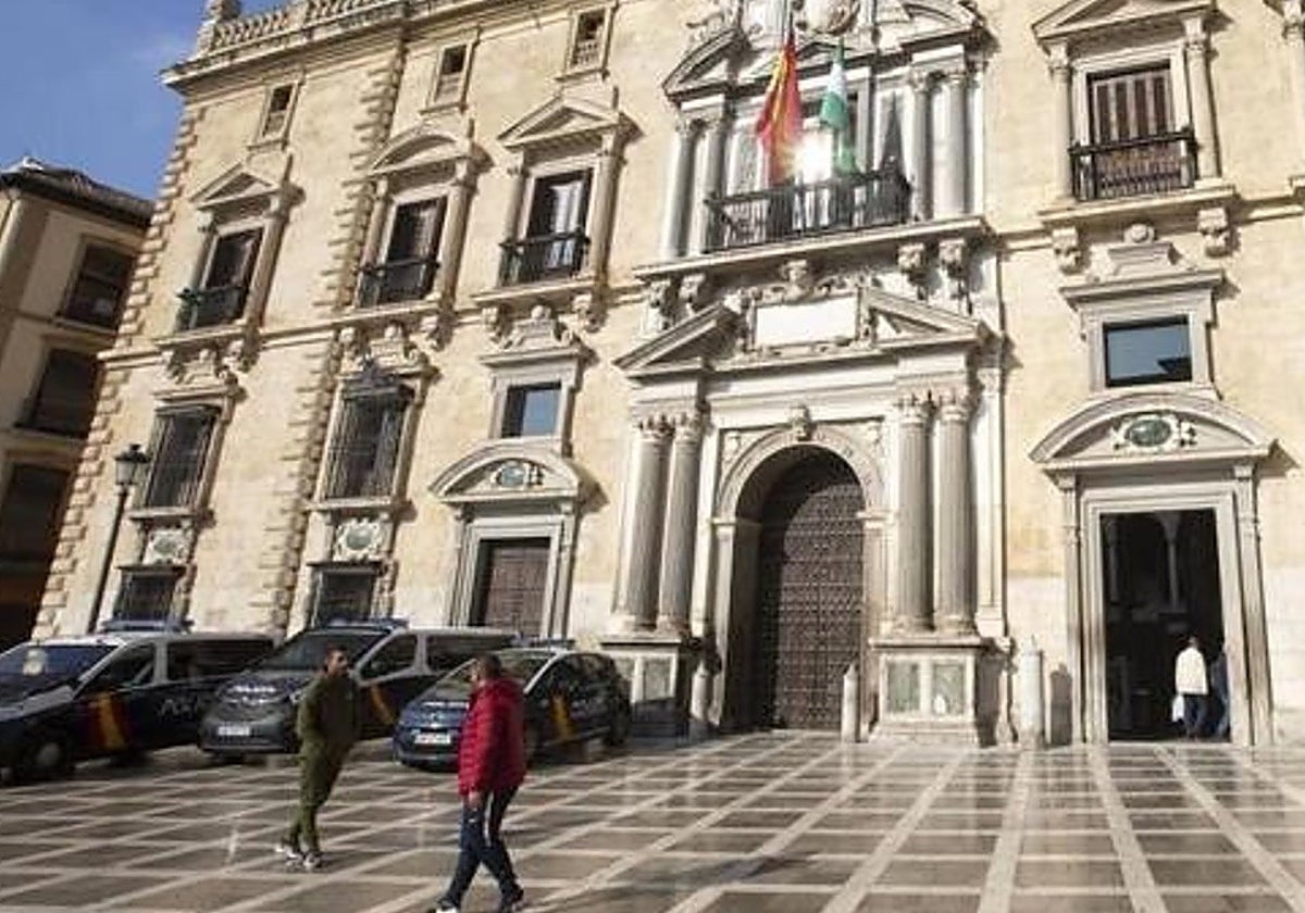 Fachada del edificio del TSJA, con sede en Granada
