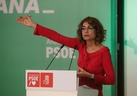 María Jesús Montero, sobre el decreto ómnibus: «El PP usa el voto de millones de ciudadanos para ir contra ellos»