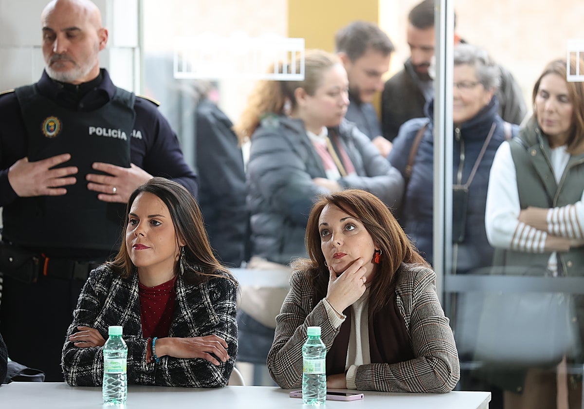 Paloma Nogales y Teresa Molina han sido las protagonista de la moción en Peñarroya