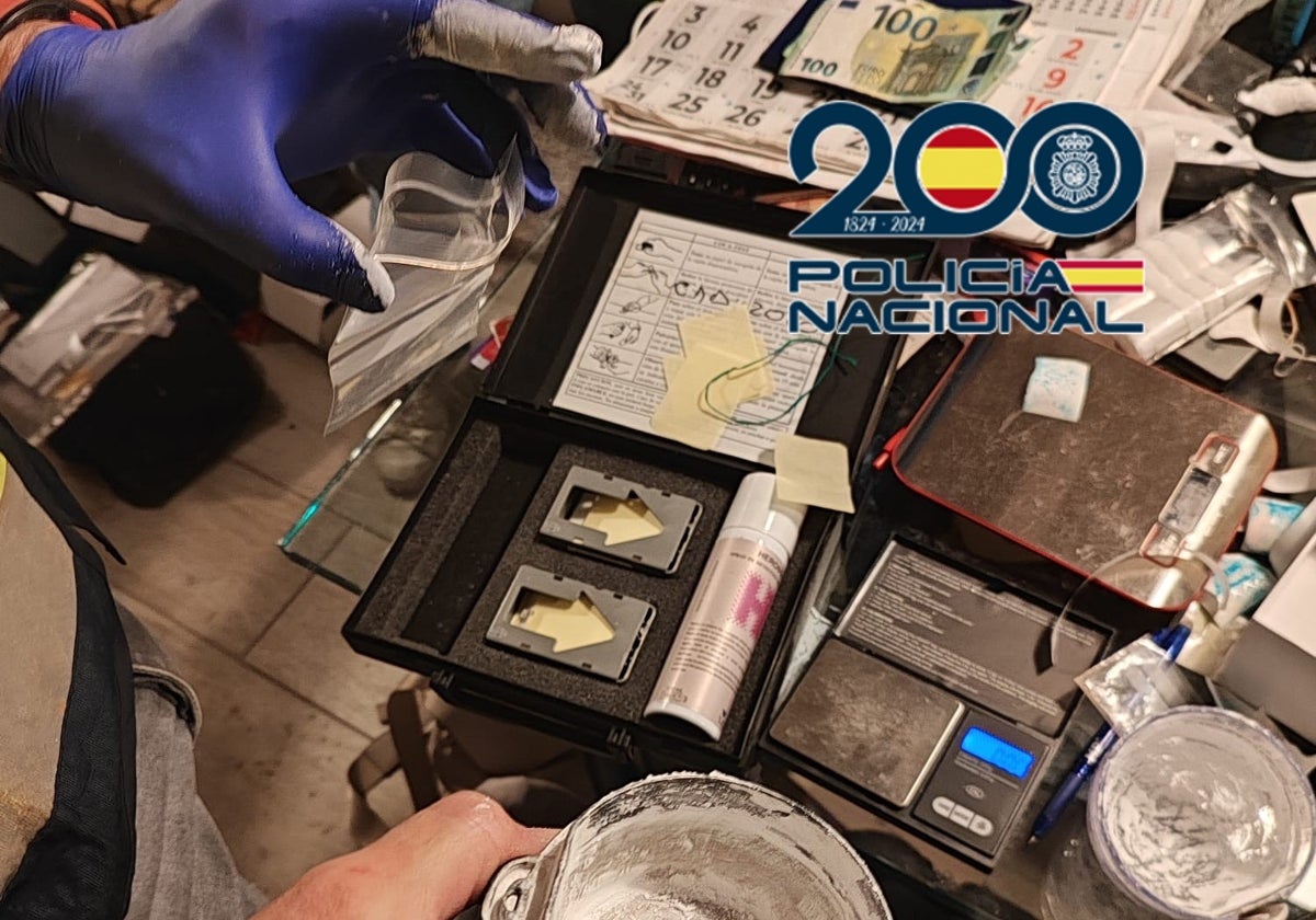 Imagen del operativo policial contra un punto de venta de drogas en Valencia
