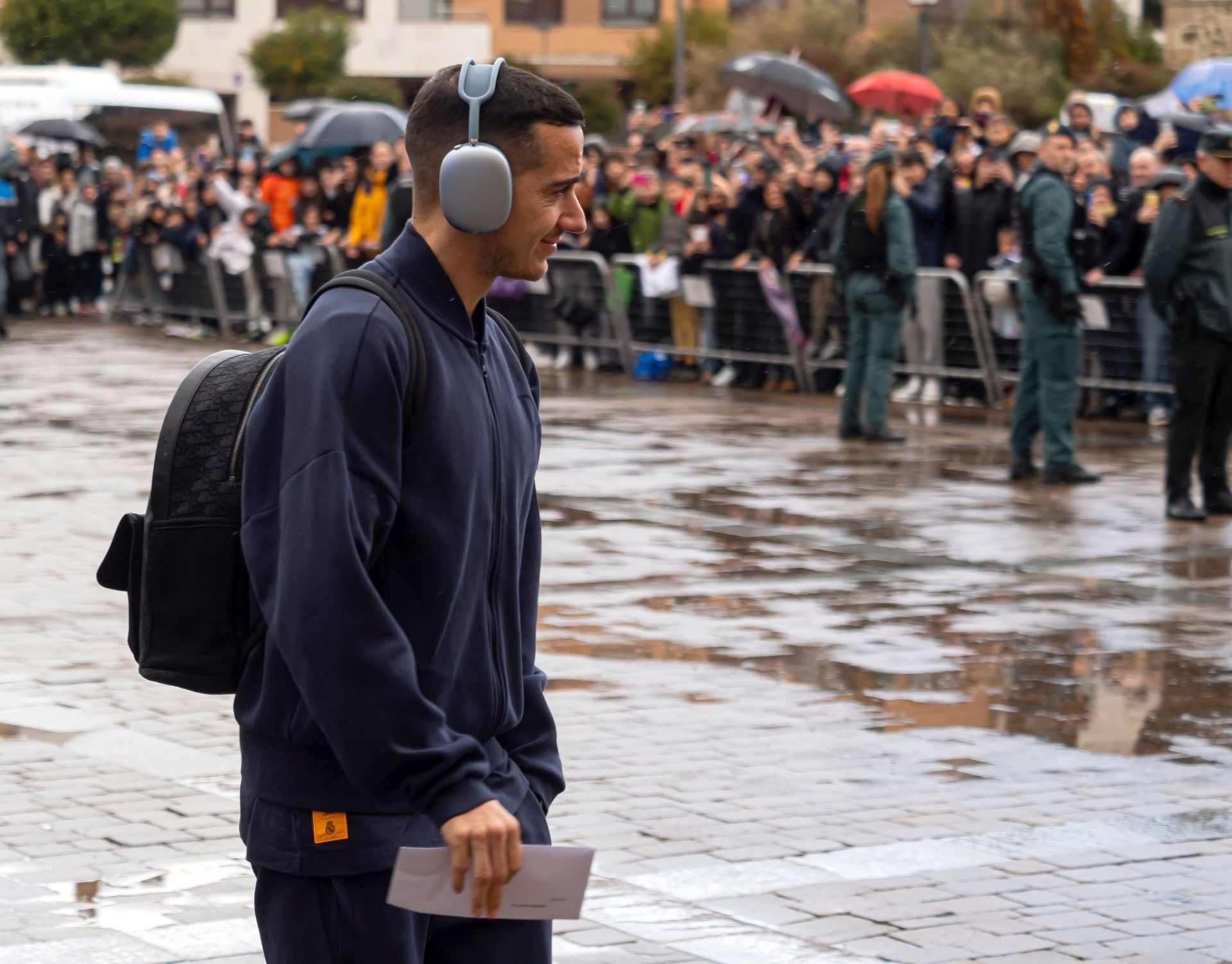 La afición recibe en Valladolid a los jugadores del Real Madrid