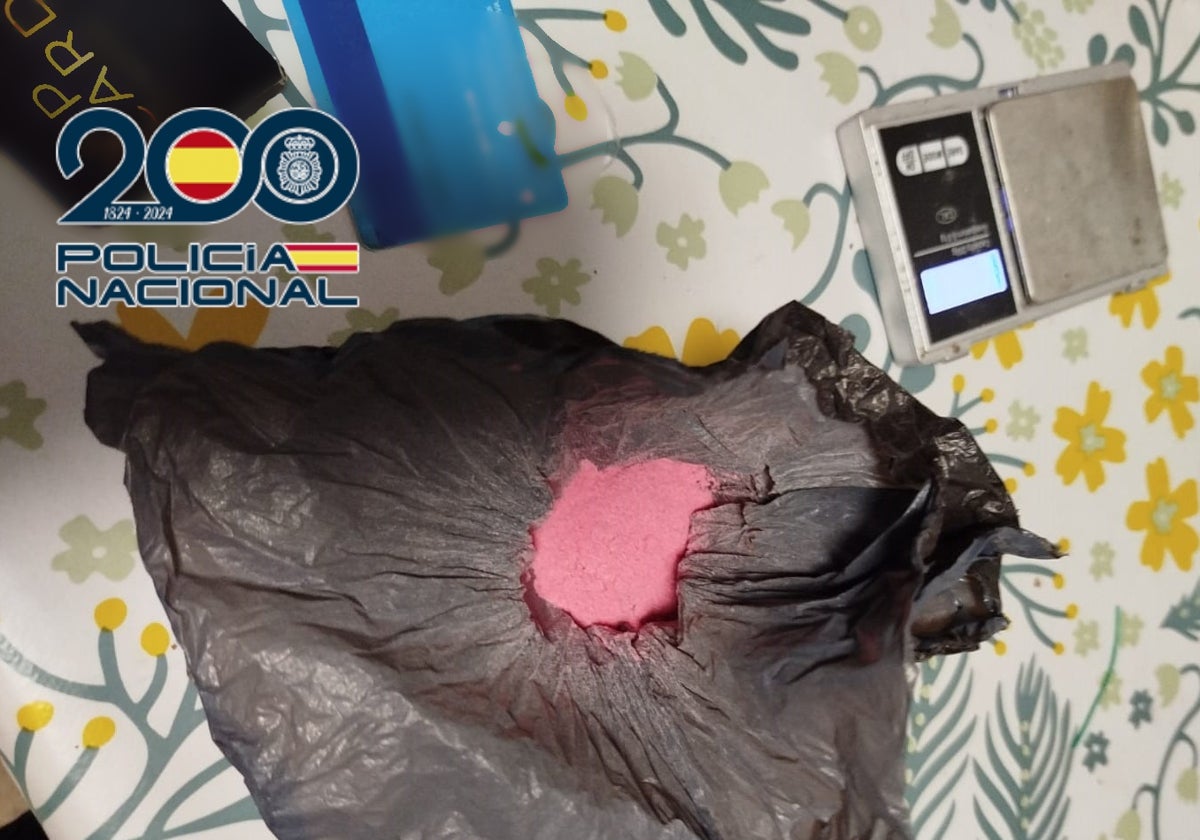 Imagen de tusi o cocaína rosa intervenida en un narcopiso de Benidorm