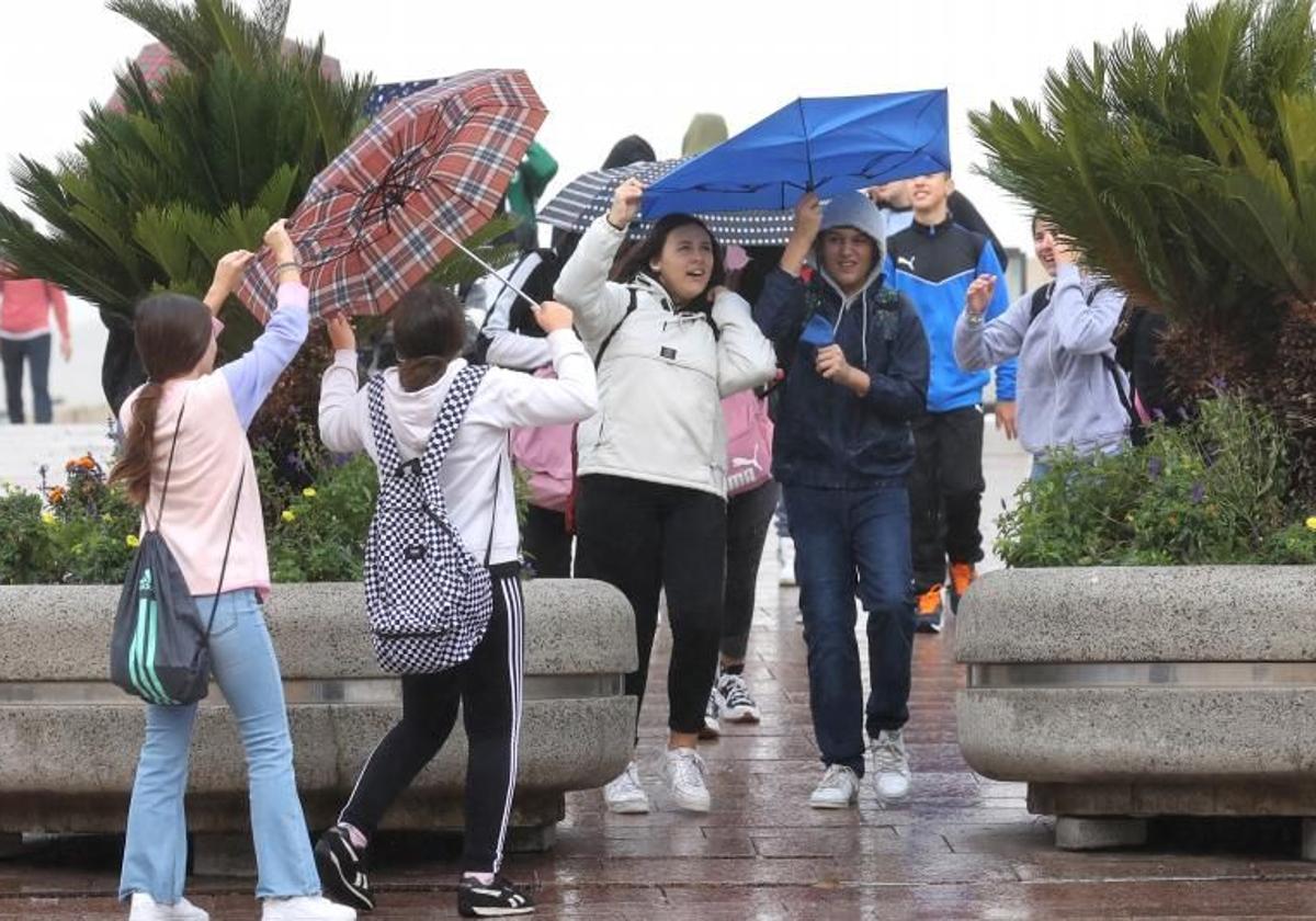 El viento soplará fuerte este lunes.