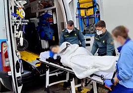 Auxiliadas en Cádiz una anciana impedida y sus dos hijas que vivían entre heces y orinas de perros