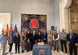 Alicante conmemora el 80 aniversario de la liberación de Auschwitz: la foto de un niño judío, otro musulmán y una niña católica