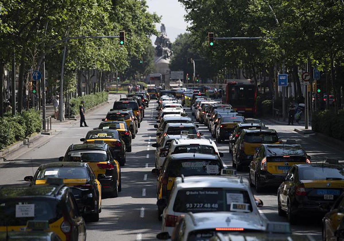 Parón de taxis en la Gran Vía de Barcelona, en mayo de 2022