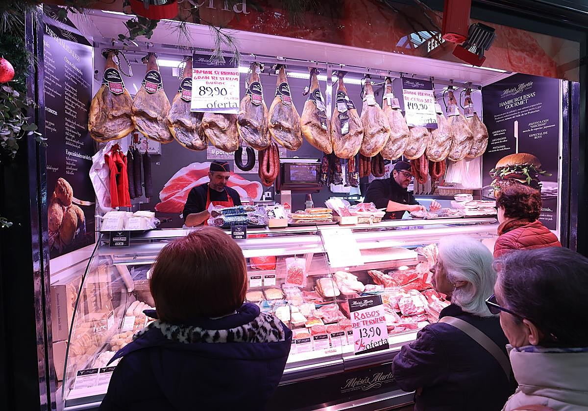 Imagen de un puesto del mercado de la Corredera durante la pasada Navidad