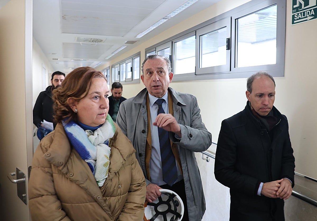 Cedillo, Rodrigo y Arias durante su visita a las obras de la residencia San José