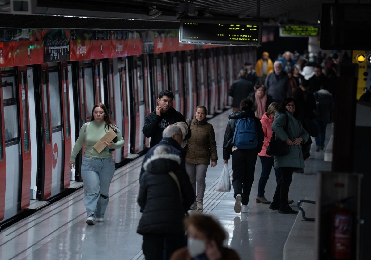 Usuarios del Metro, en una imagen de archivo