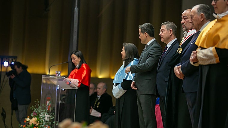 El alcalde de Toledo, Carlos Velázquez, ha asistido a la ceremonia de toma de posesión
