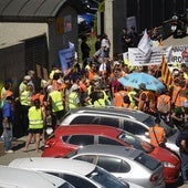Decenas de marroquíes se manifiestan ante la DGT por no poder canjear su carnet de conducir en España