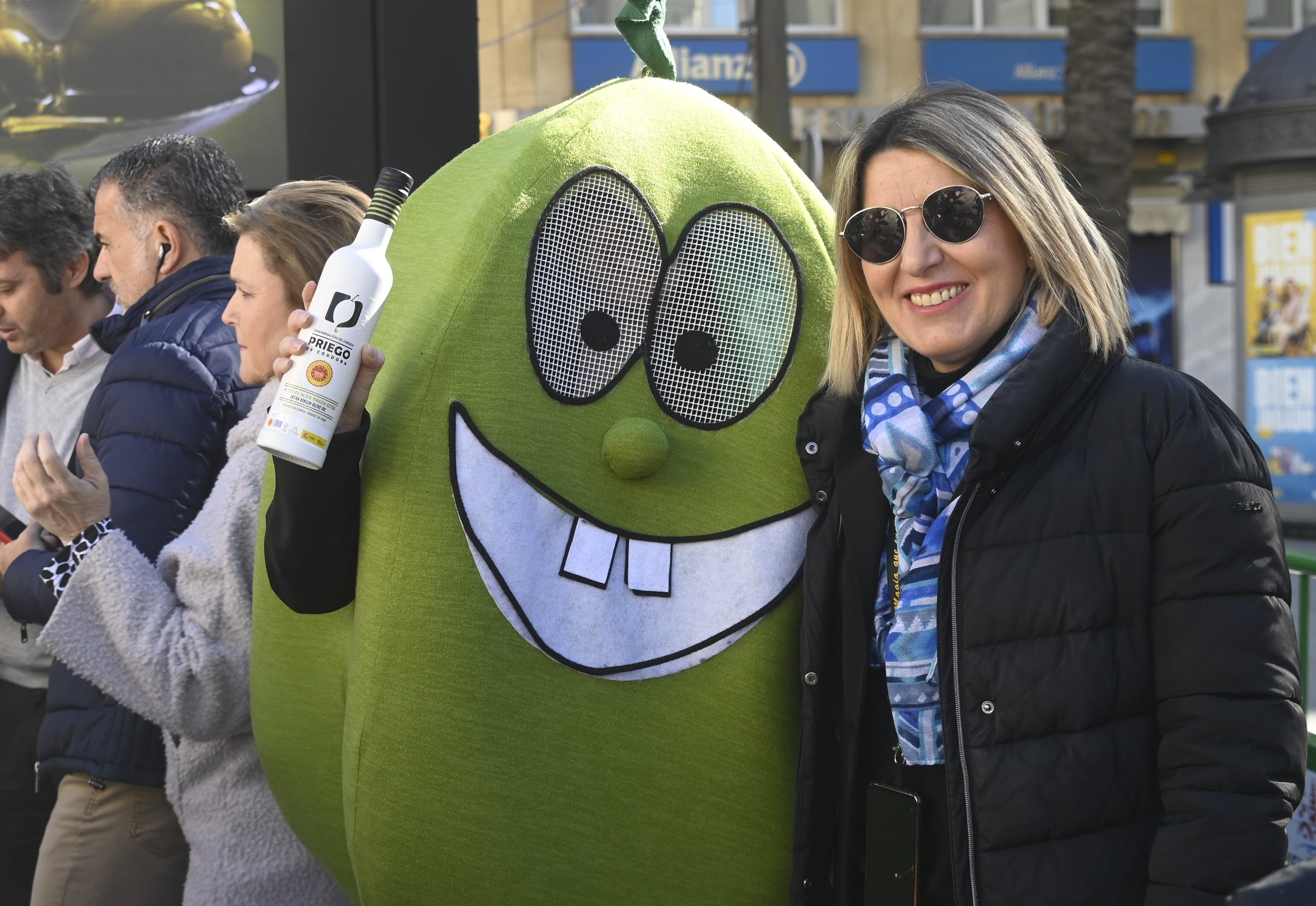 Toma pan y moja: así se vive en Las Tendillas el festival del aceite de oliva virgen extra de Córdoba